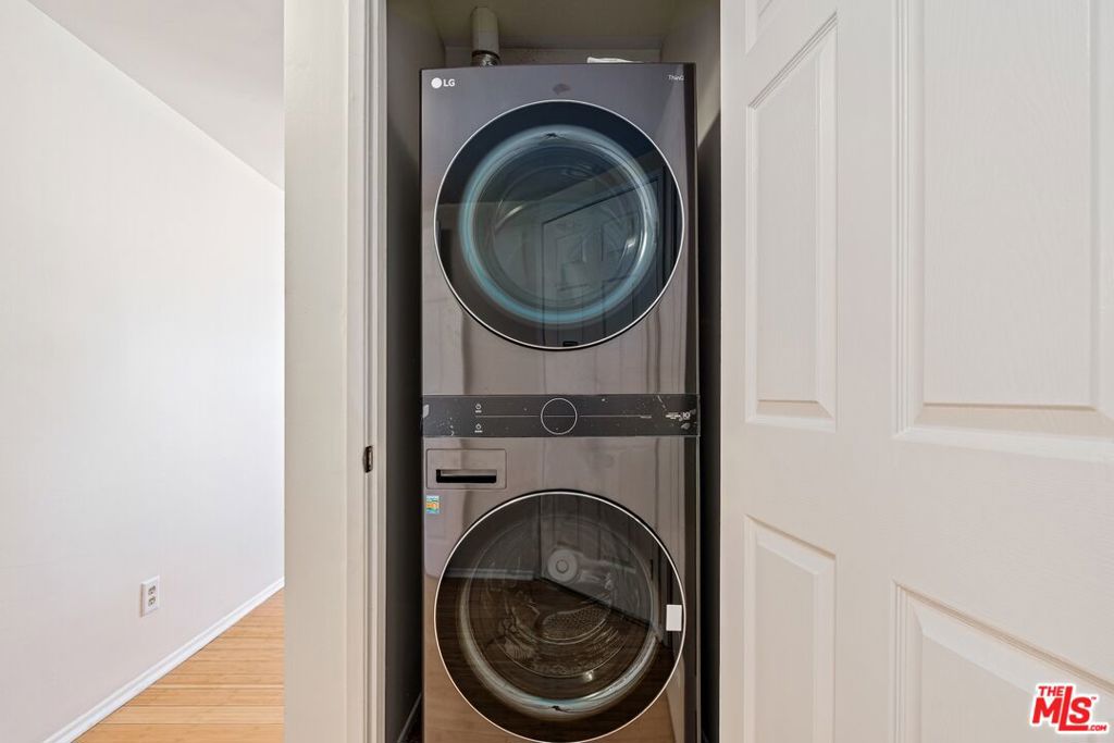 102 N Sweetzer Avenue 106