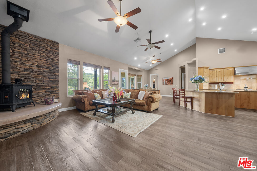 18087 Newview Dr