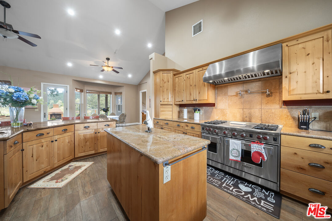 18087 Newview Dr