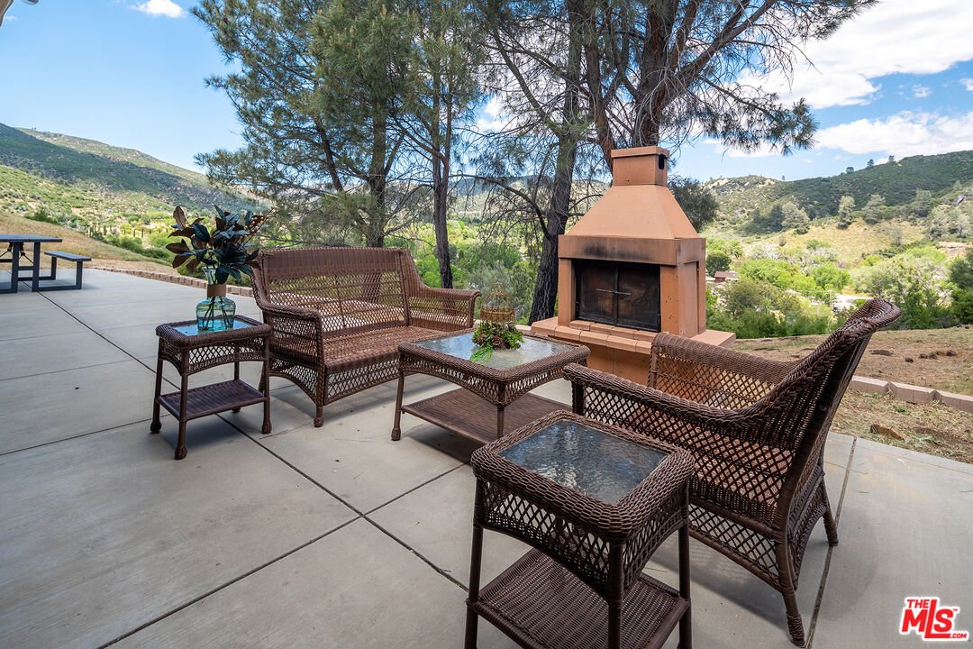 18087 Newview Dr