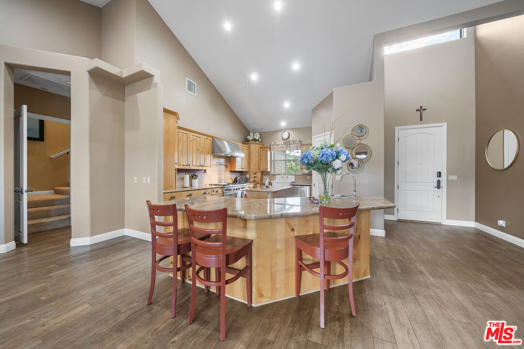 18087 Newview Dr
