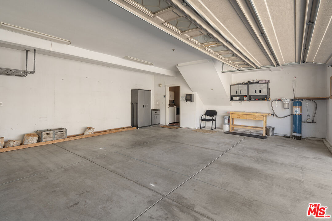 18087 Newview Dr