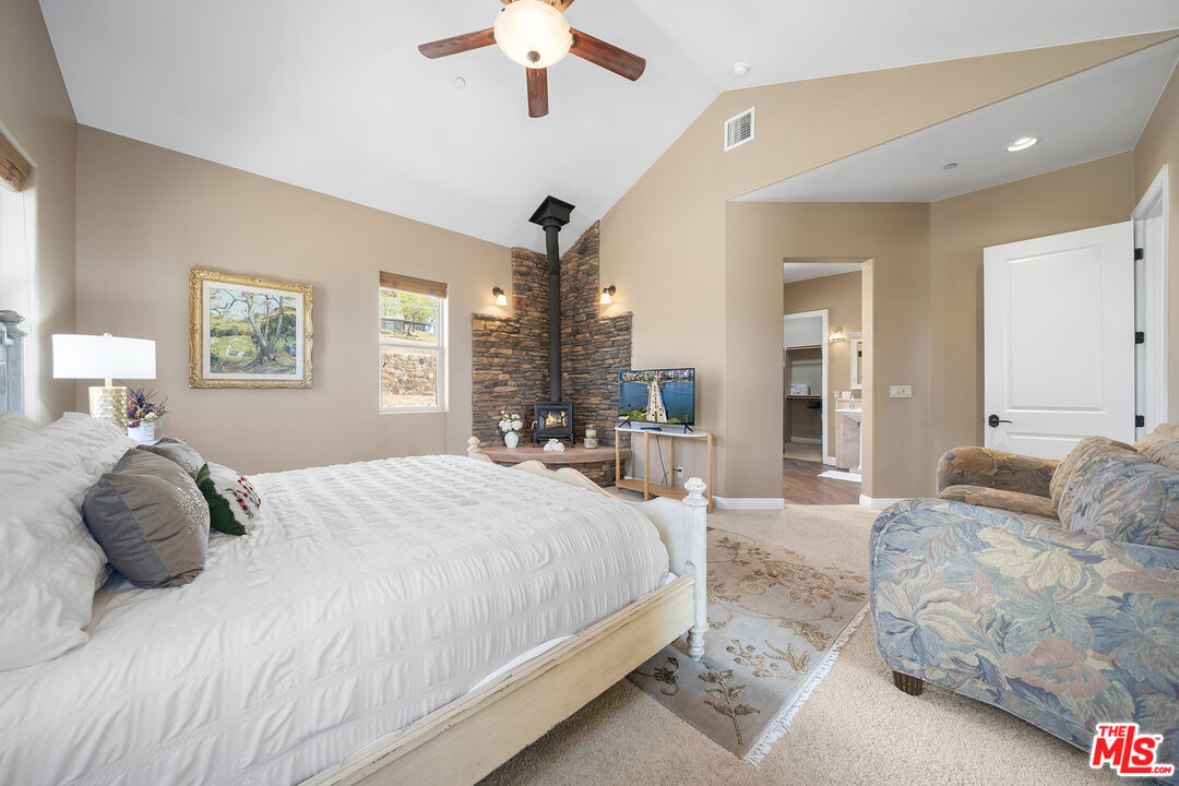 18087 Newview Dr