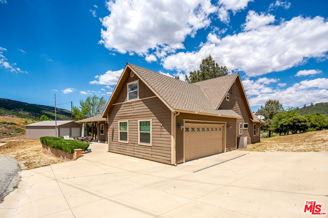 18087 Newview Dr