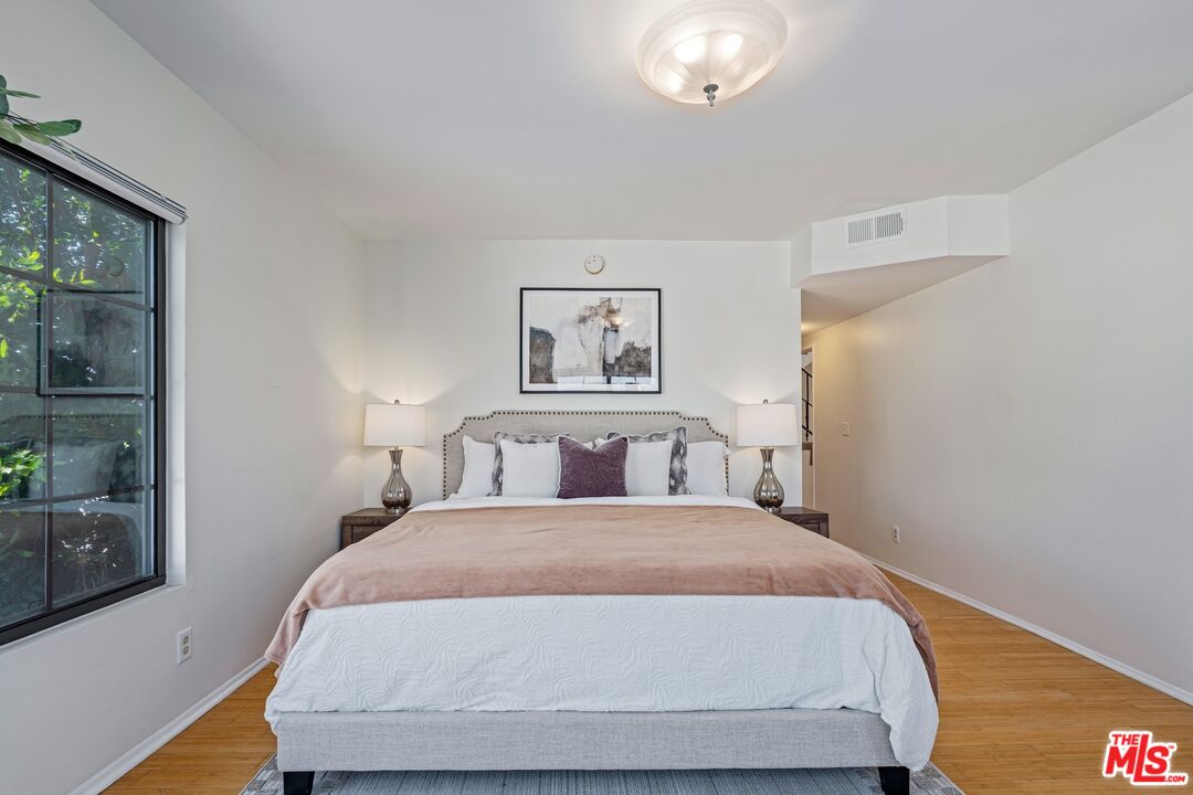 102 N Sweetzer Ave Unit: 106