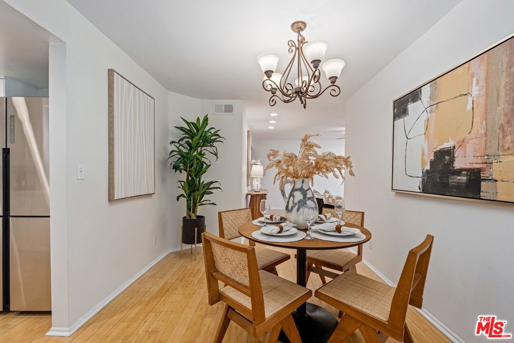 102 N Sweetzer Avenue 106