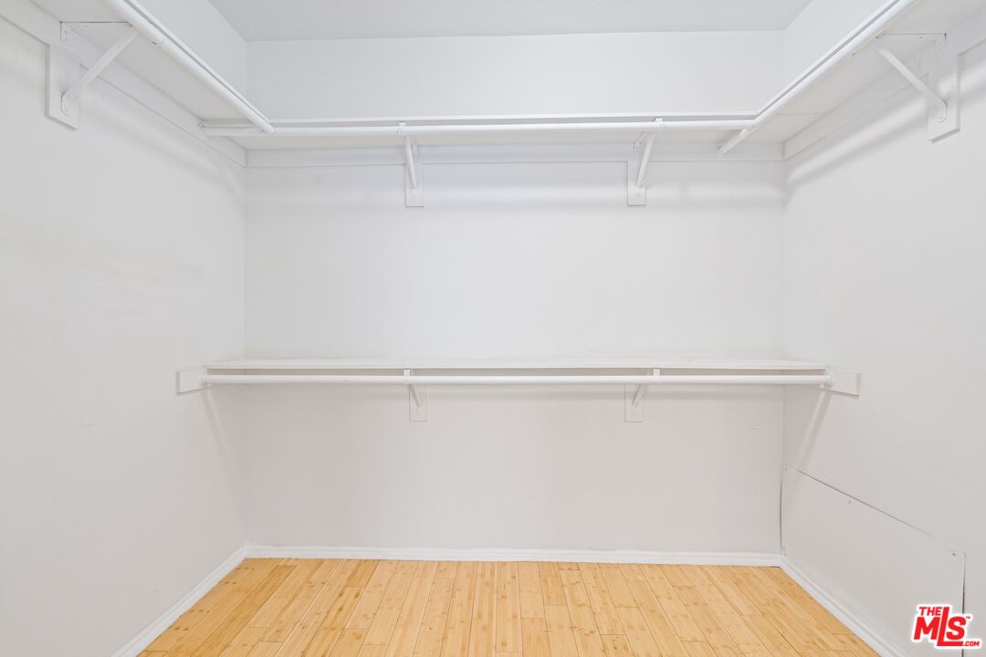 102 N Sweetzer Ave Unit: 106