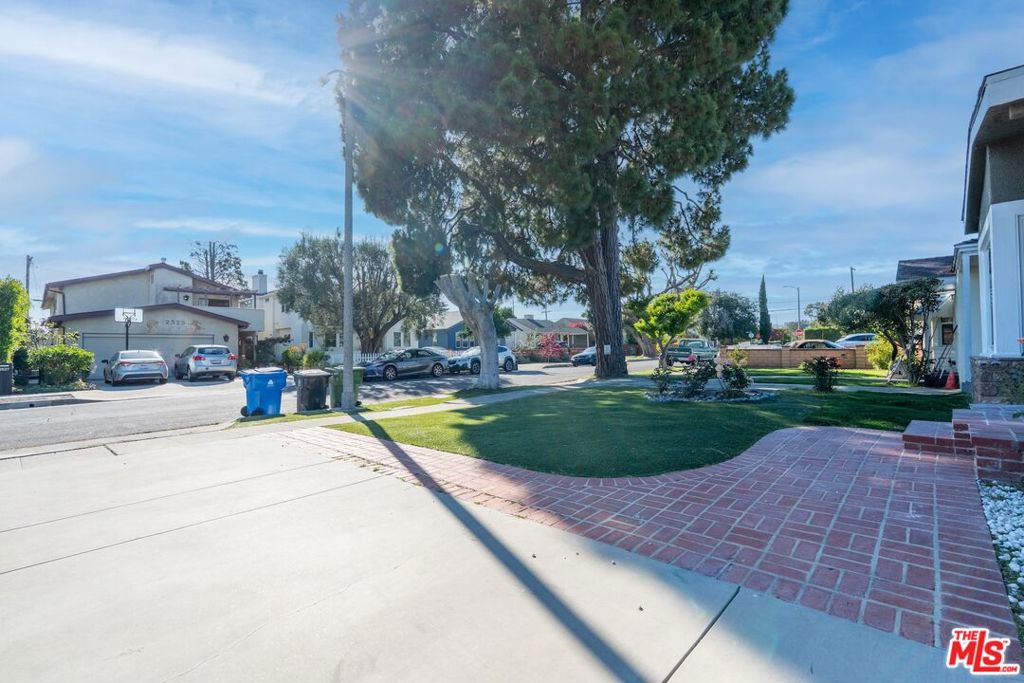 2522 Armacost Avenue