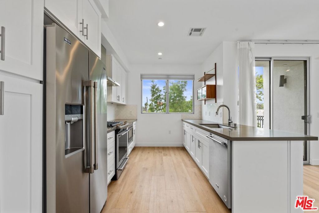 1060 S Bronson Avenue 1