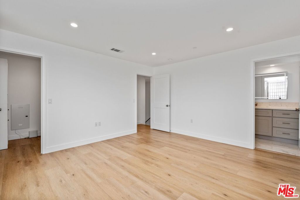 1060 S Bronson Avenue 1
