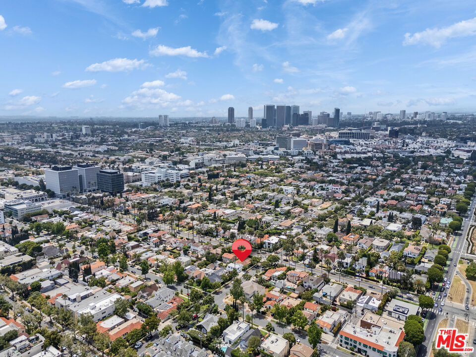 256 N Doheny Drive