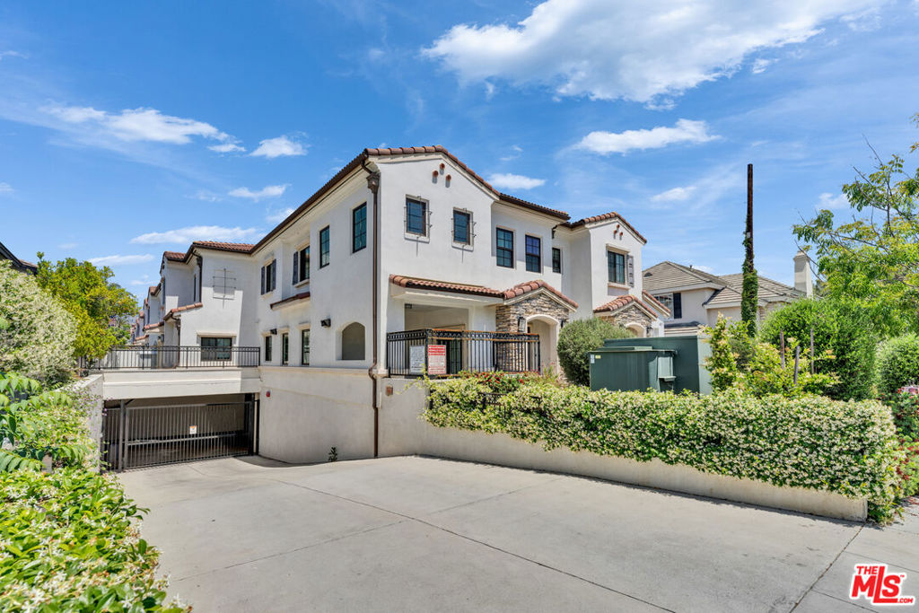 413 California Street A