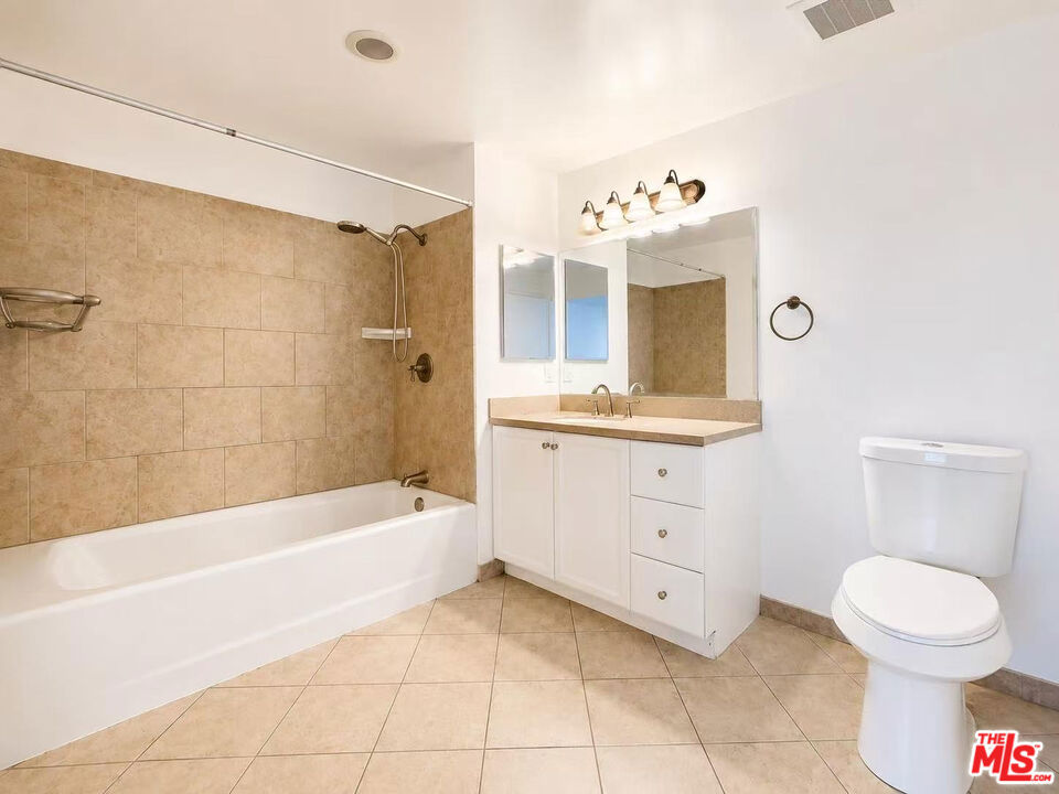 13941 Sherman Way 205