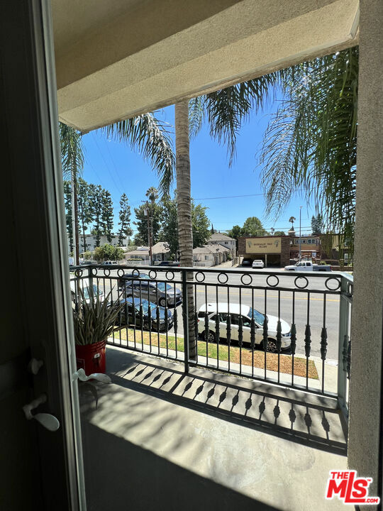 13941 Sherman Way 205