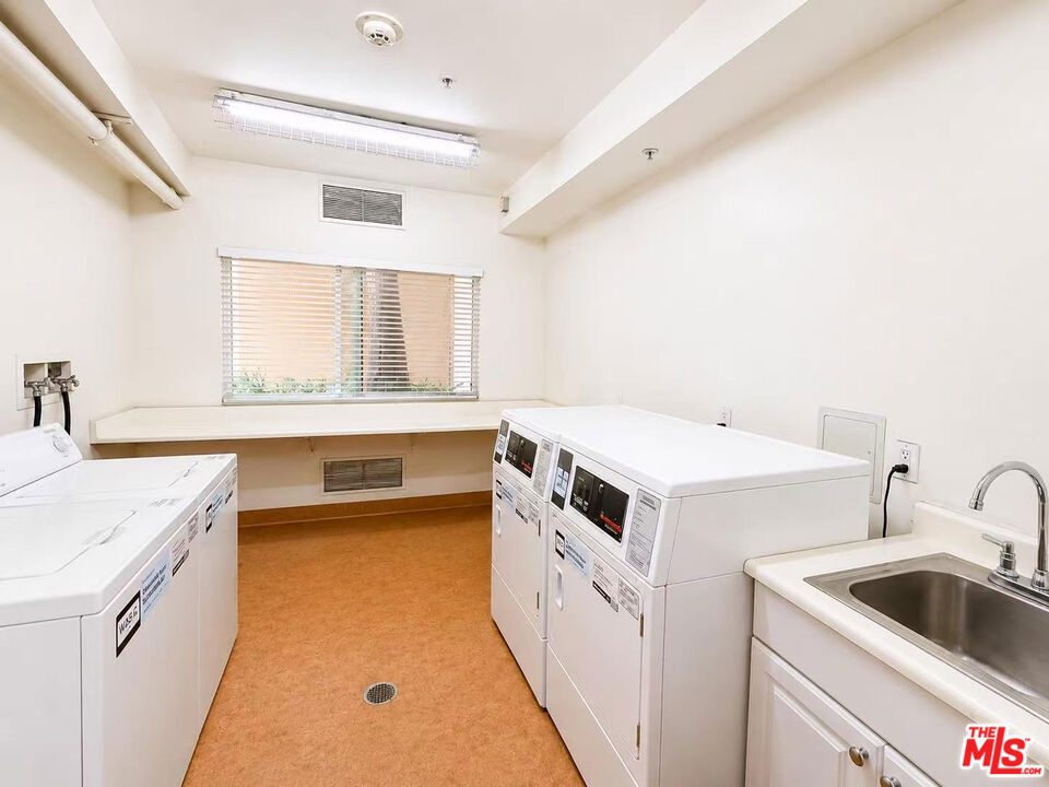 13941 Sherman Way 205