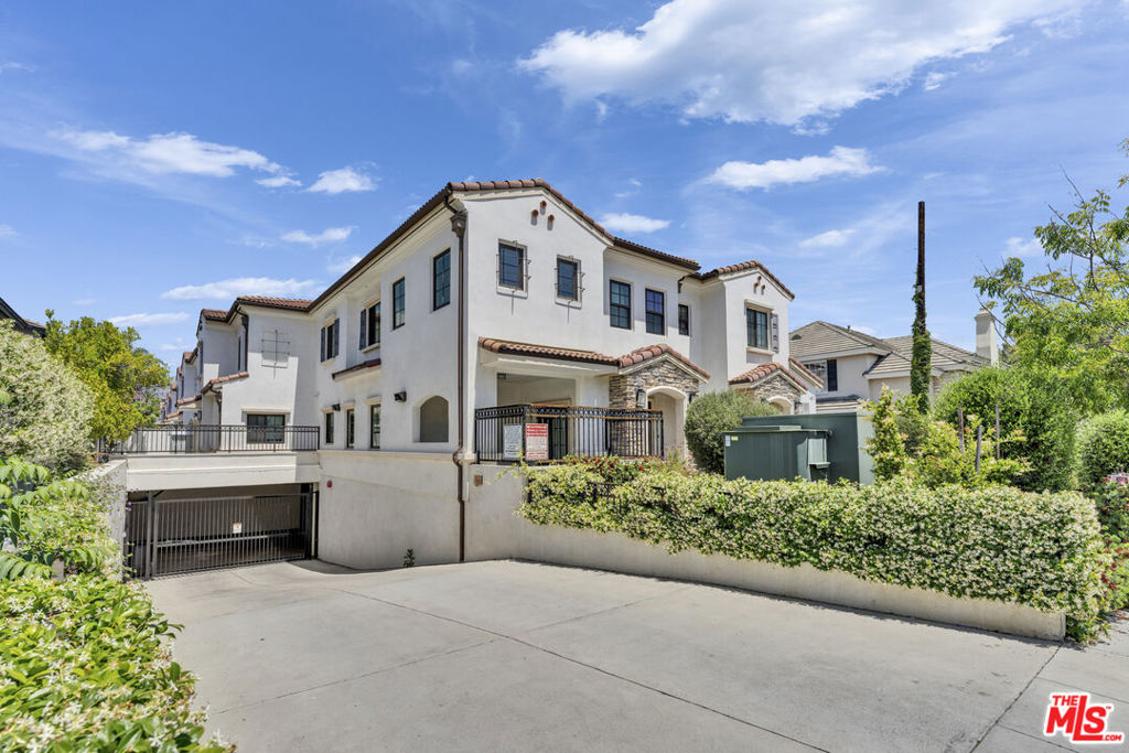 413 California Street A