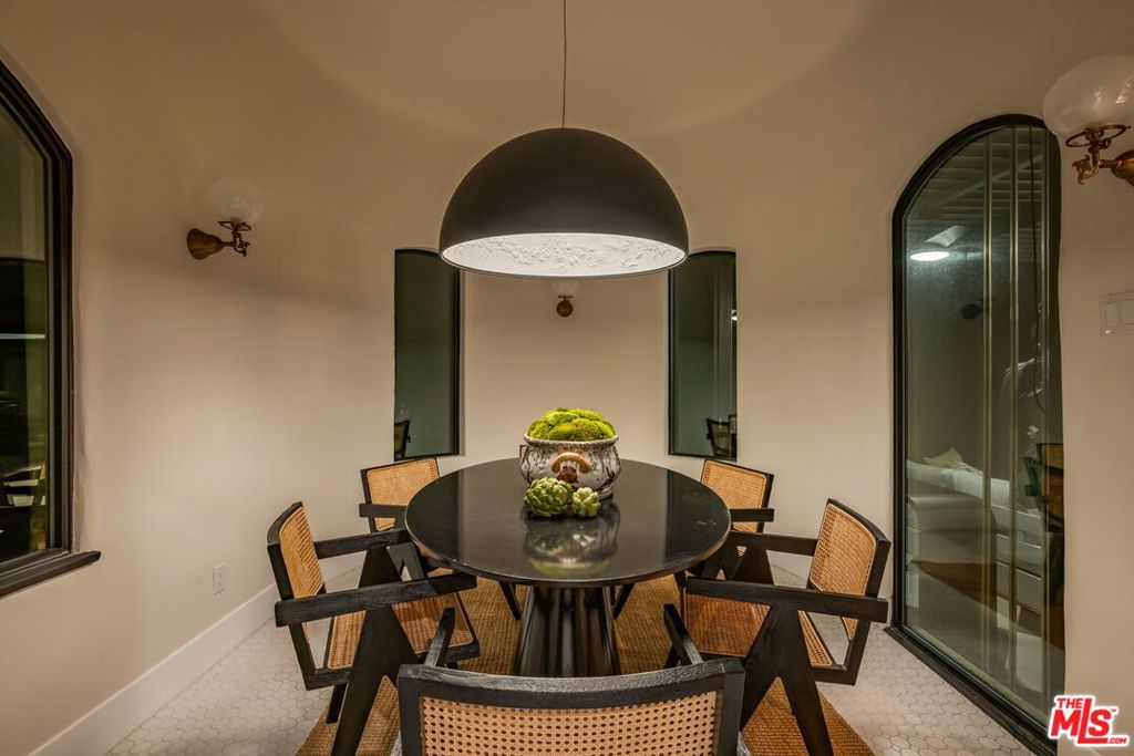3225 Oakshire Drive