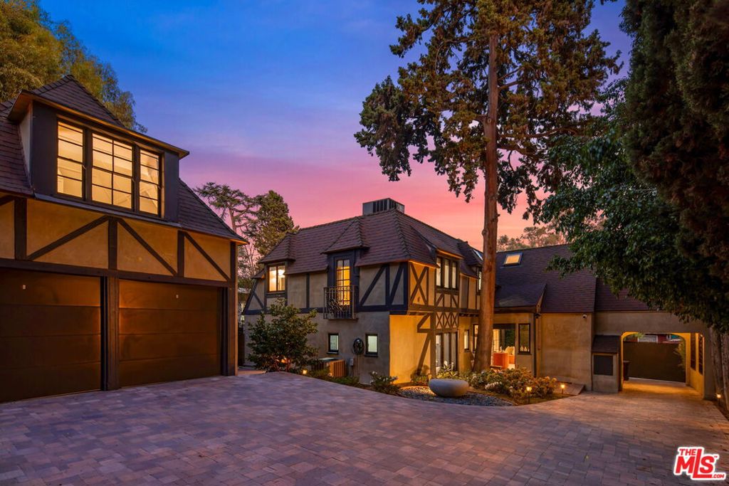 3225 Oakshire Drive
