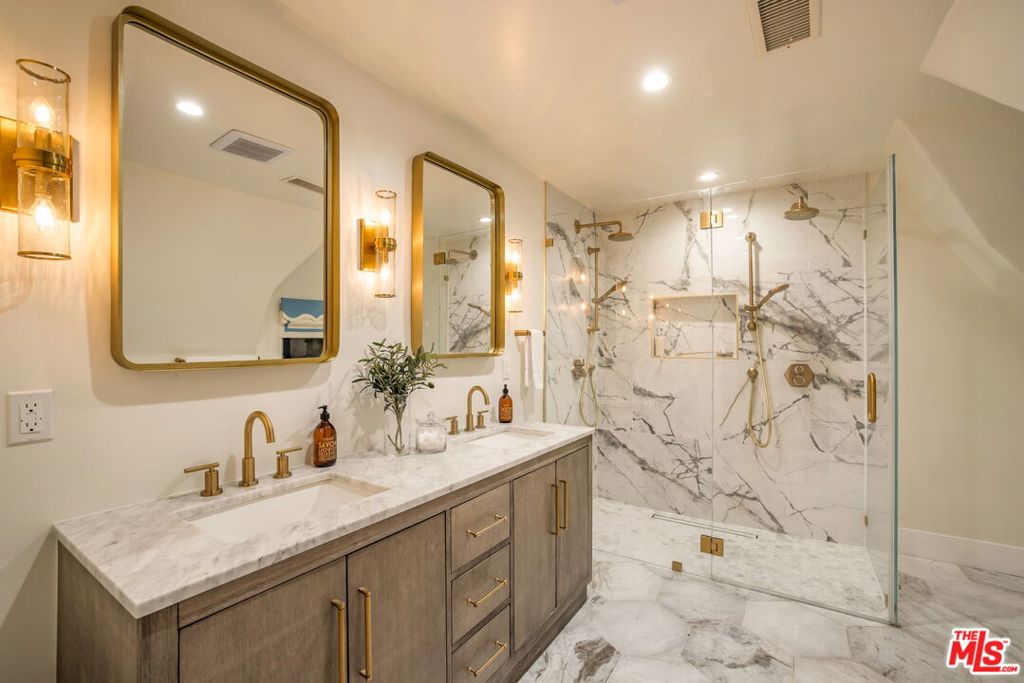3225 Oakshire Drive
