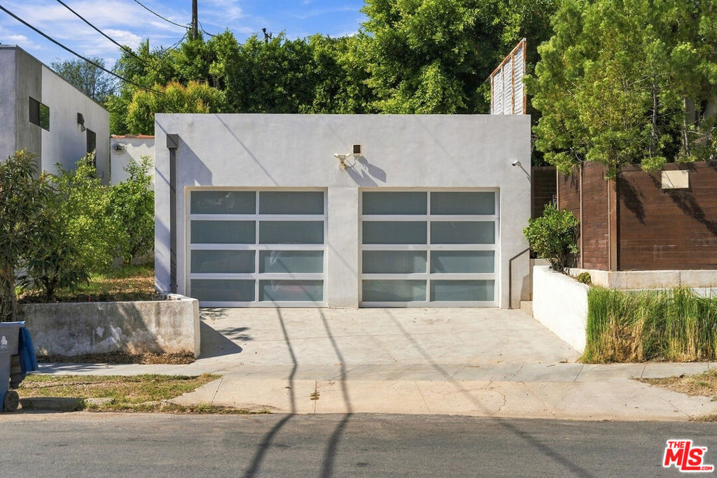 10844 Rochester Avenue
