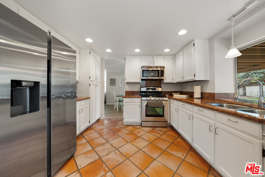 39767 Creative Dr