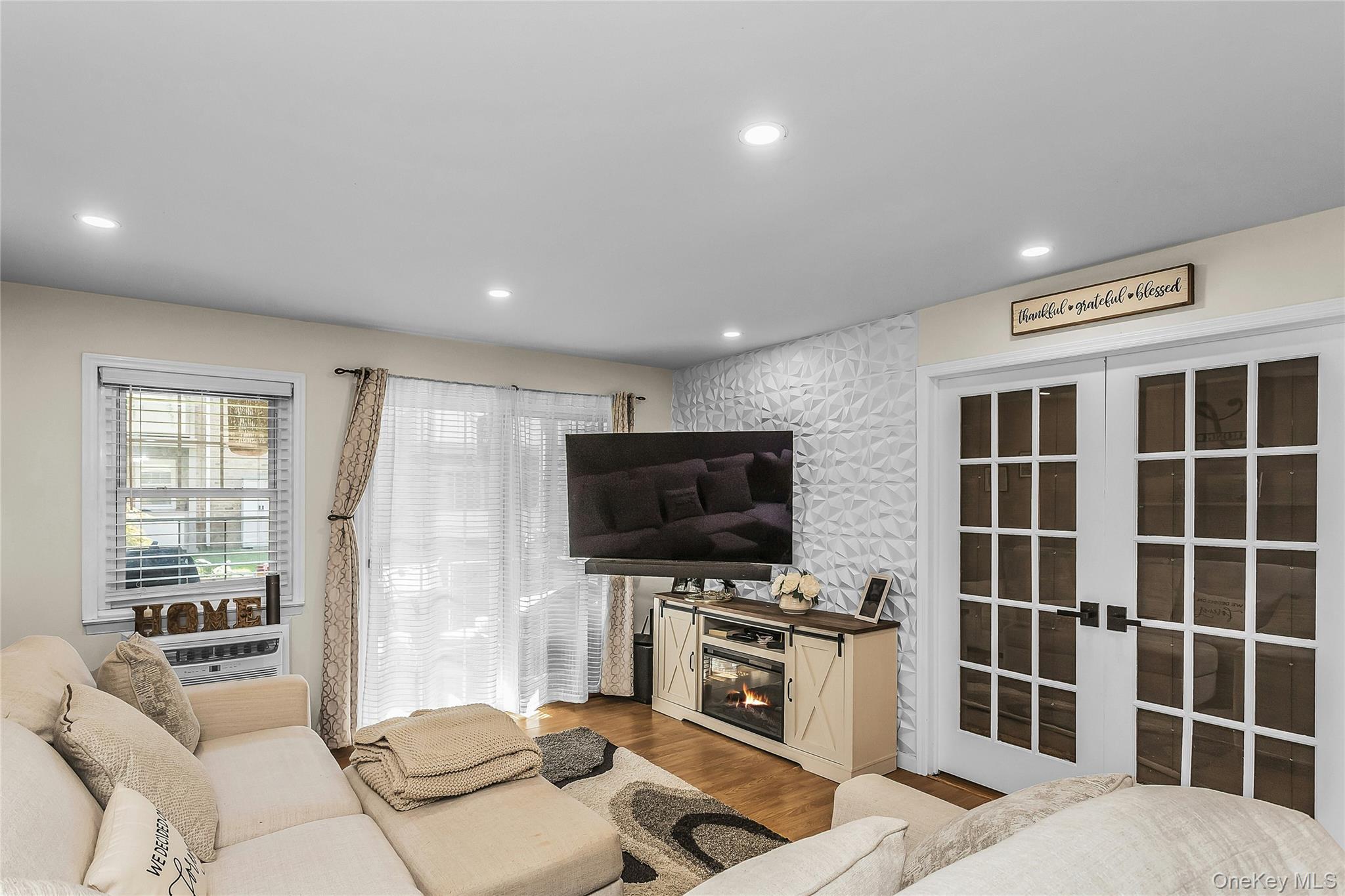 25 Glen Hollow Unit: H10
