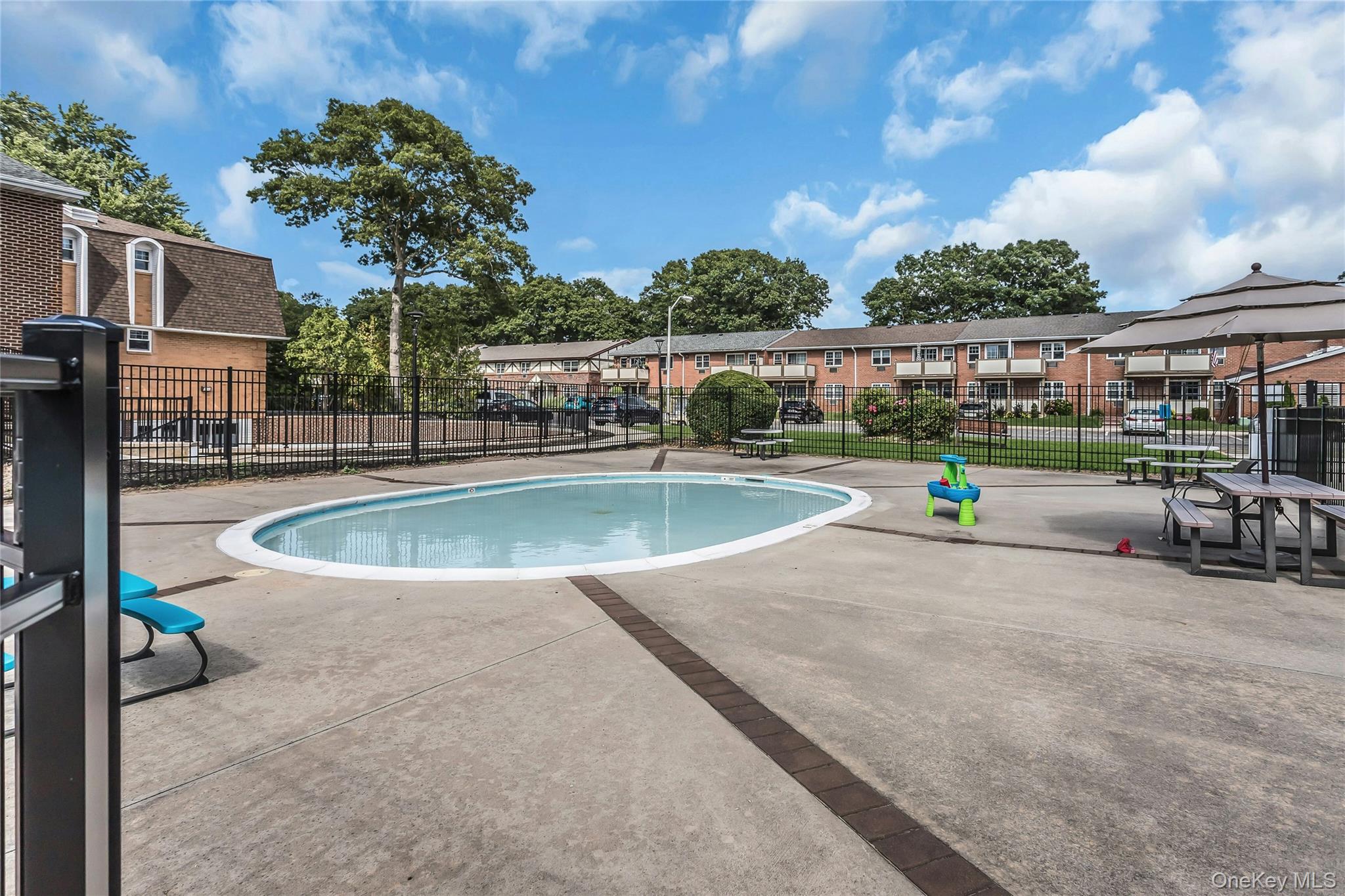 25 Glen Hollow Unit: H10