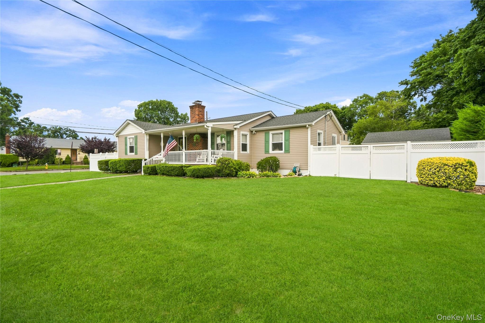 494 N Putnam Avenue