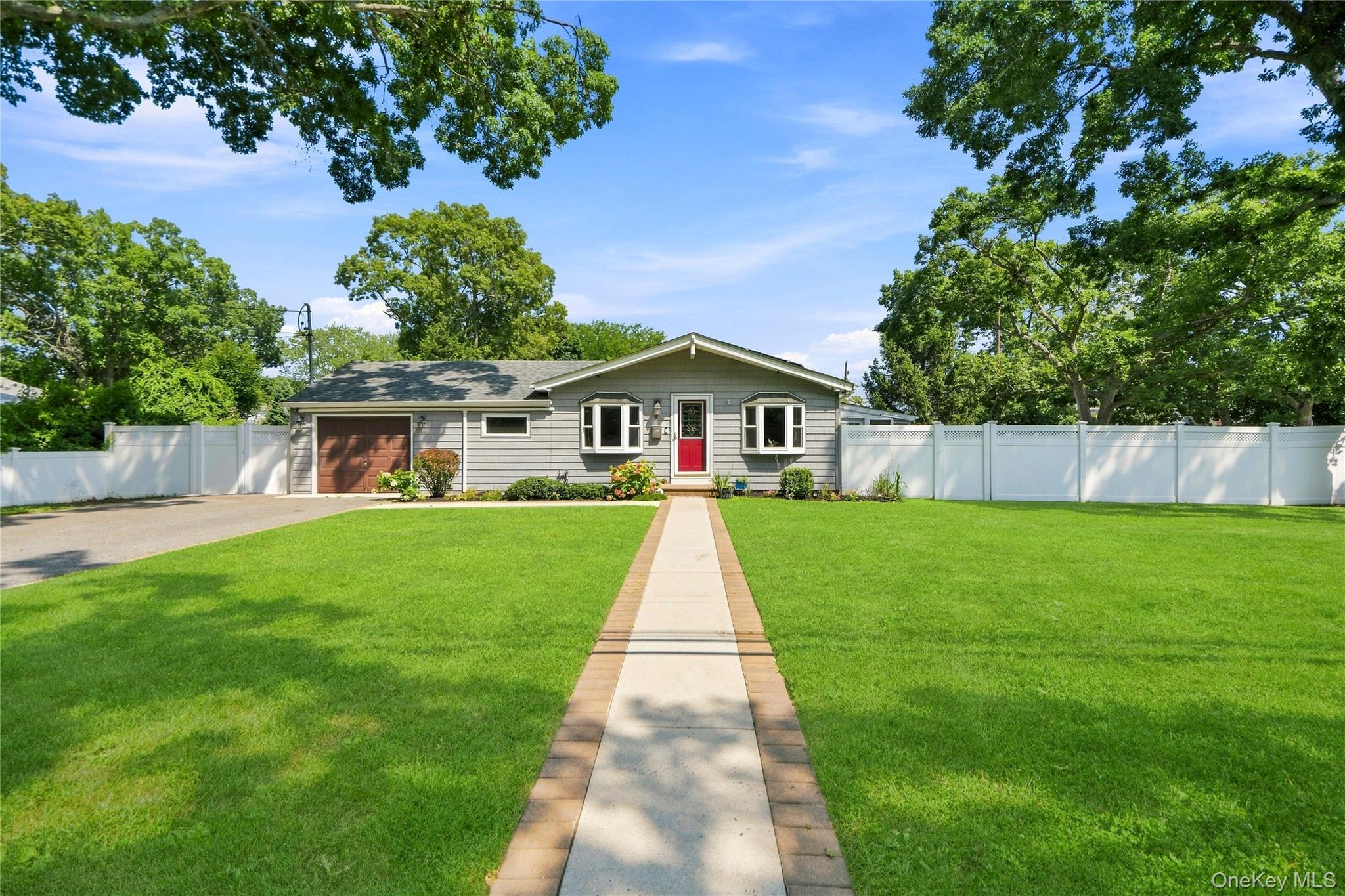 91 Spruce West Islip Ny Us 11795 Key1063813
