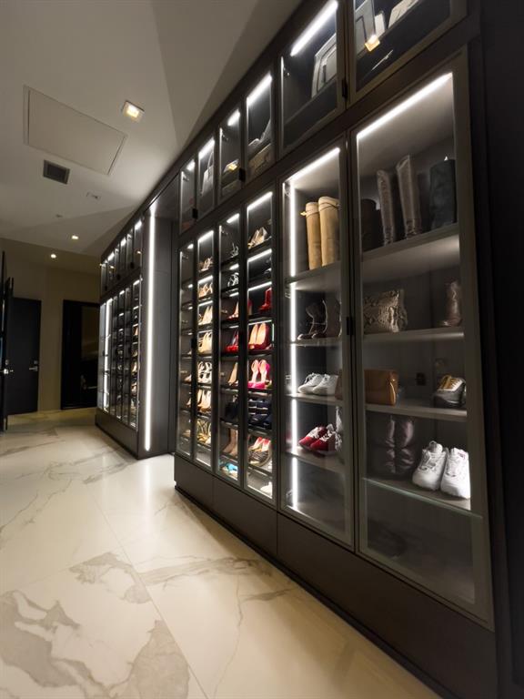 3344 Peachtree Road Unit 4601
