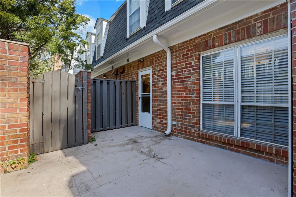 11 NEWPORT Place NW