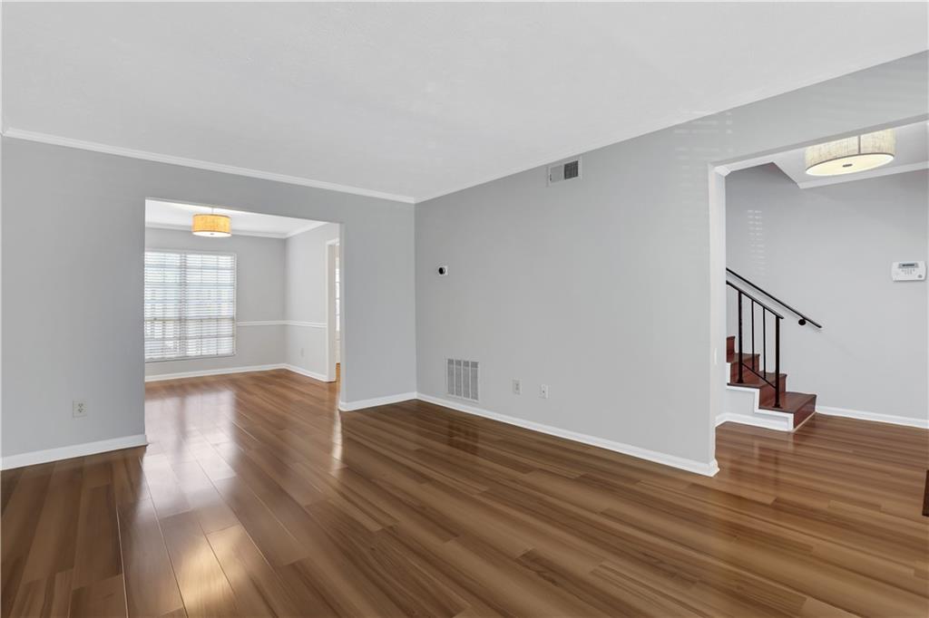 11 NEWPORT Place NW