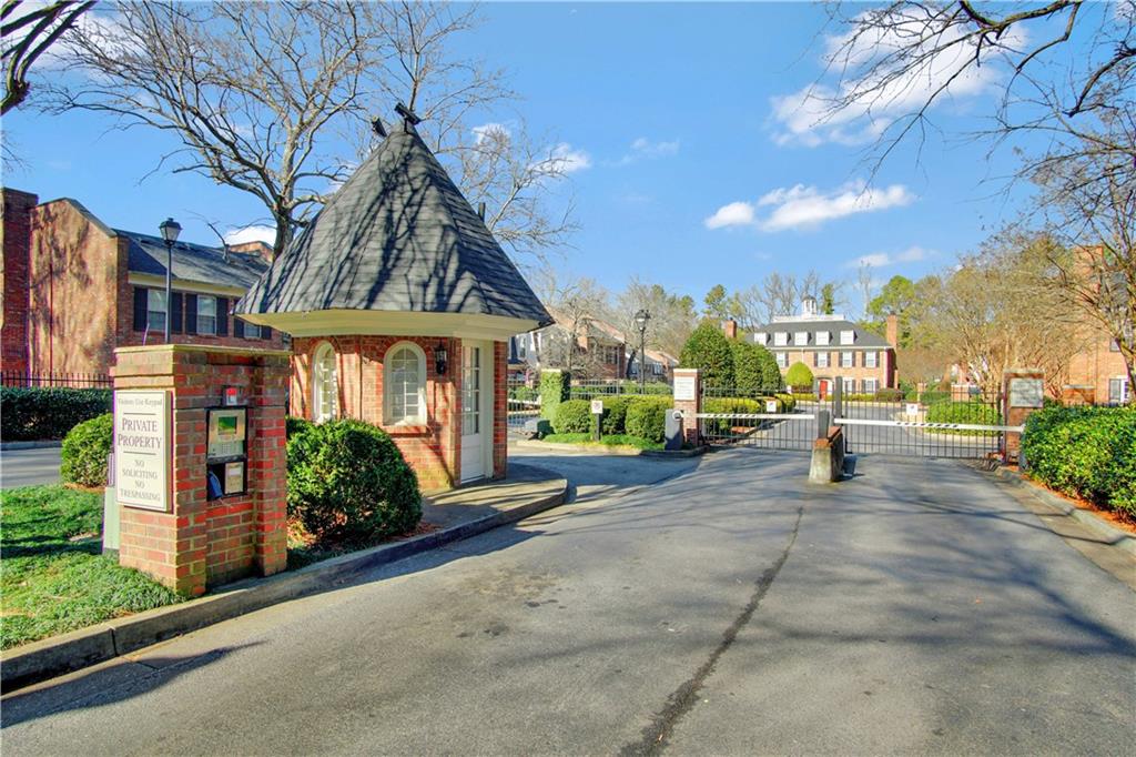 11 NEWPORT Place NW