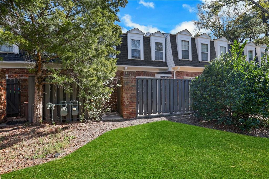 11 NEWPORT Place NW