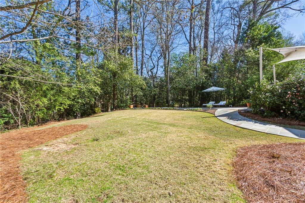 160 Peachtree Way NE