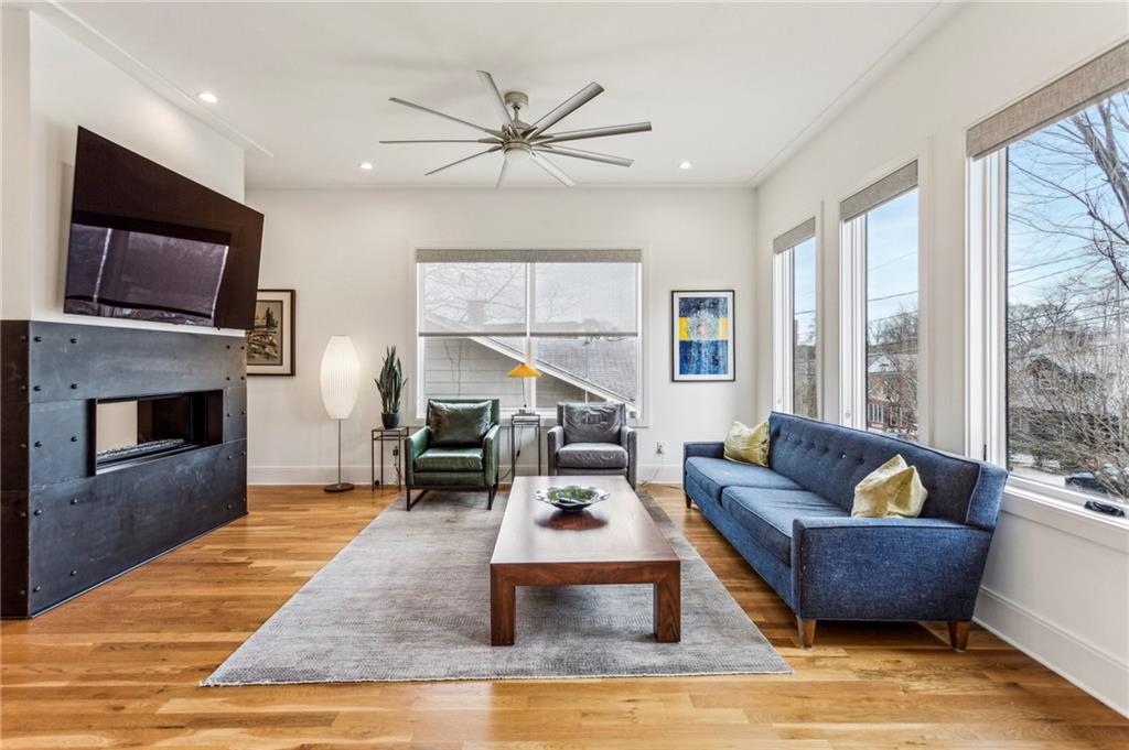 522 Boulevard Place NE Unit 1