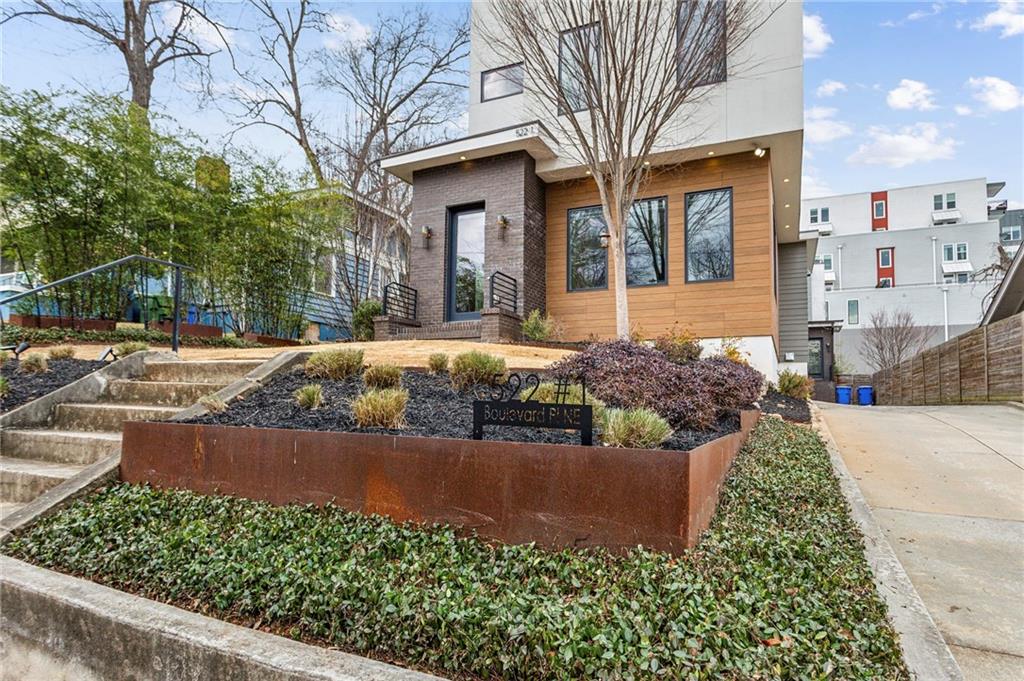 522 Boulevard Place NE Unit 1