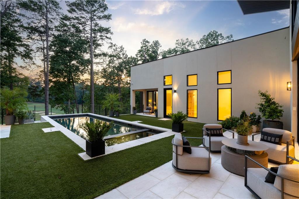 1572 Clifton Ridge