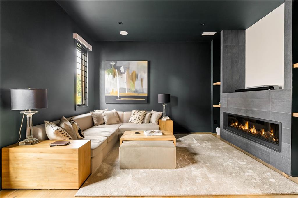 1572 Clifton Ridge