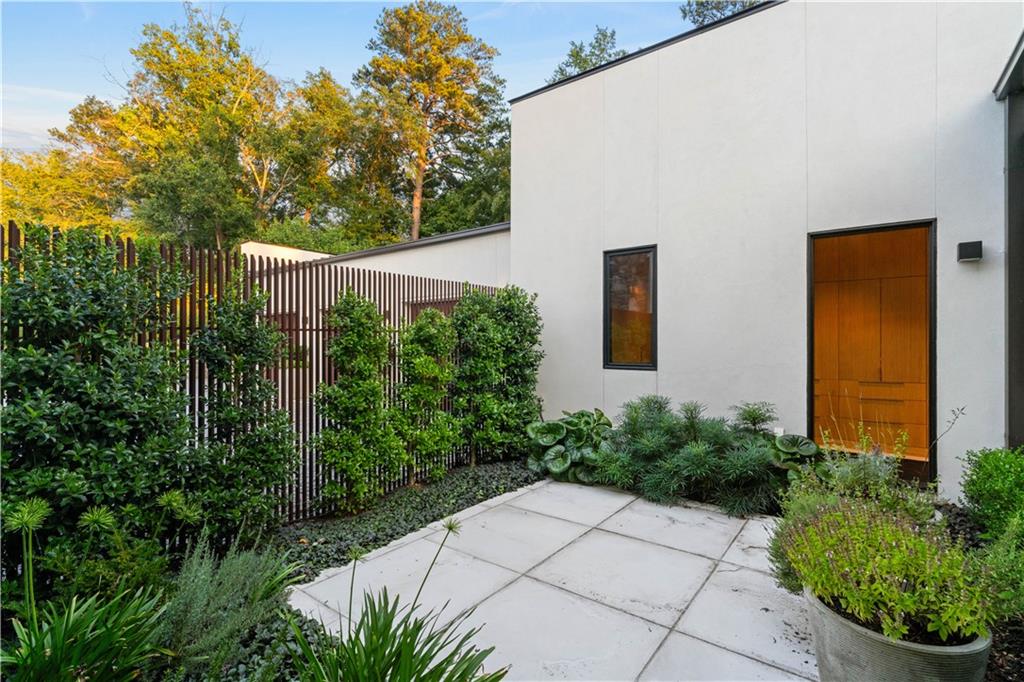1572 Clifton Ridge