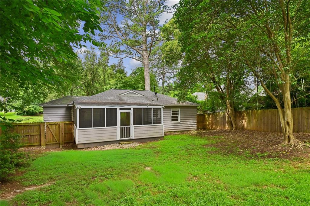 984 Lindbergh Drive NE
