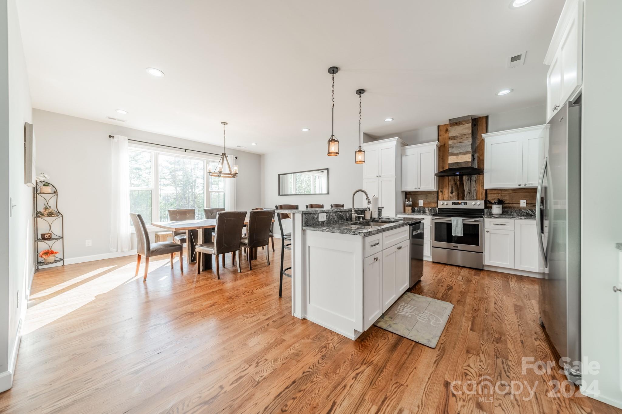 2041 Blue Water Drive W