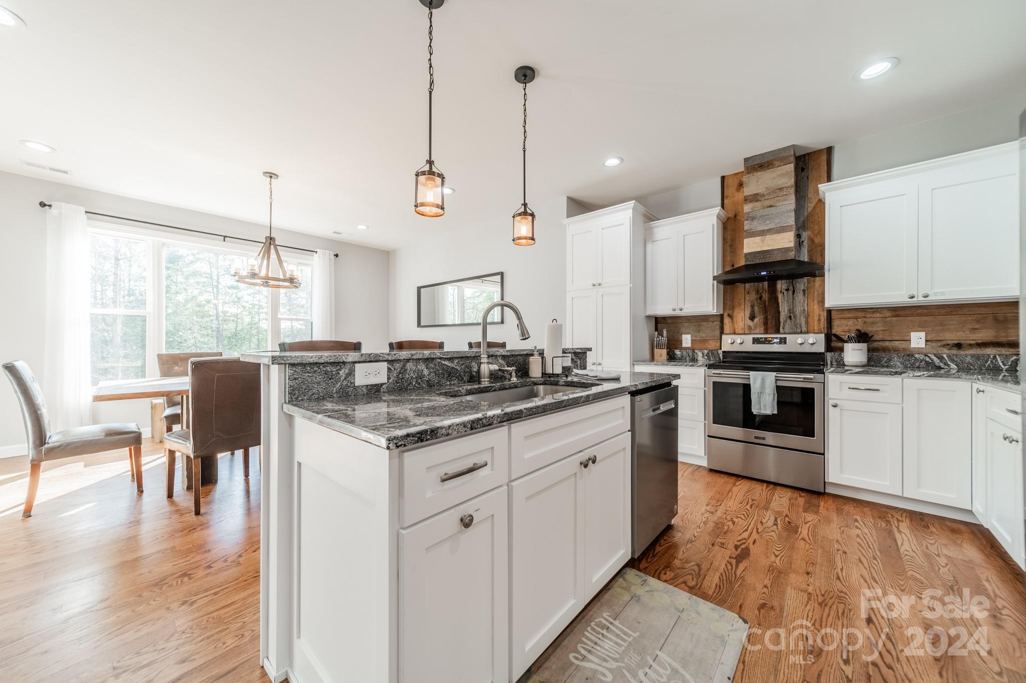 2041 Blue Water Drive W