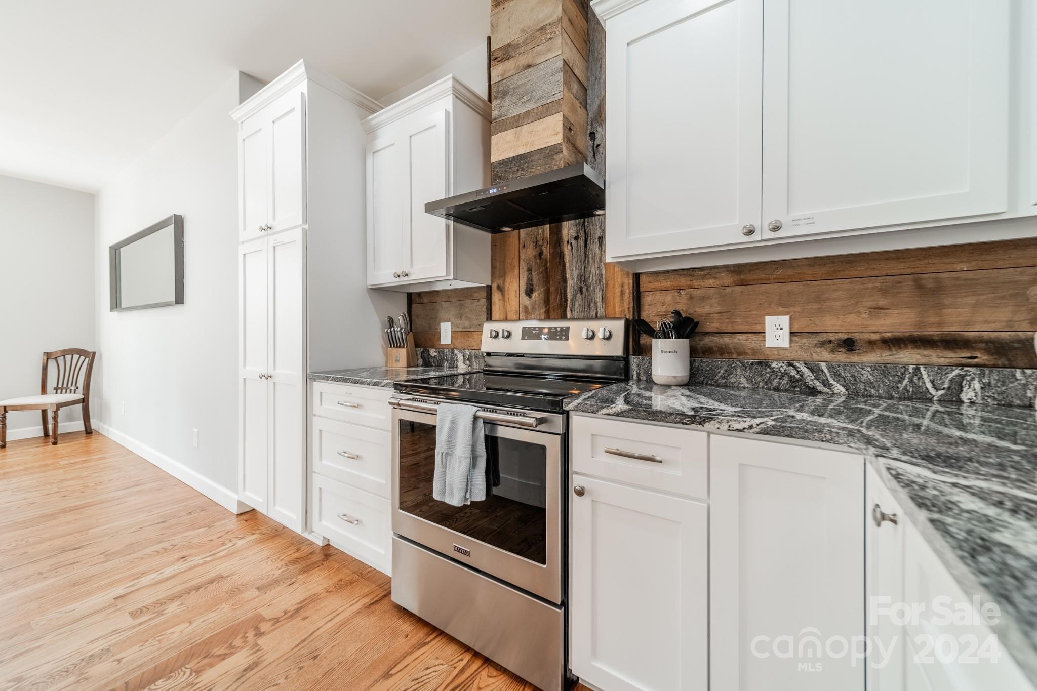 2041 Blue Water Drive W