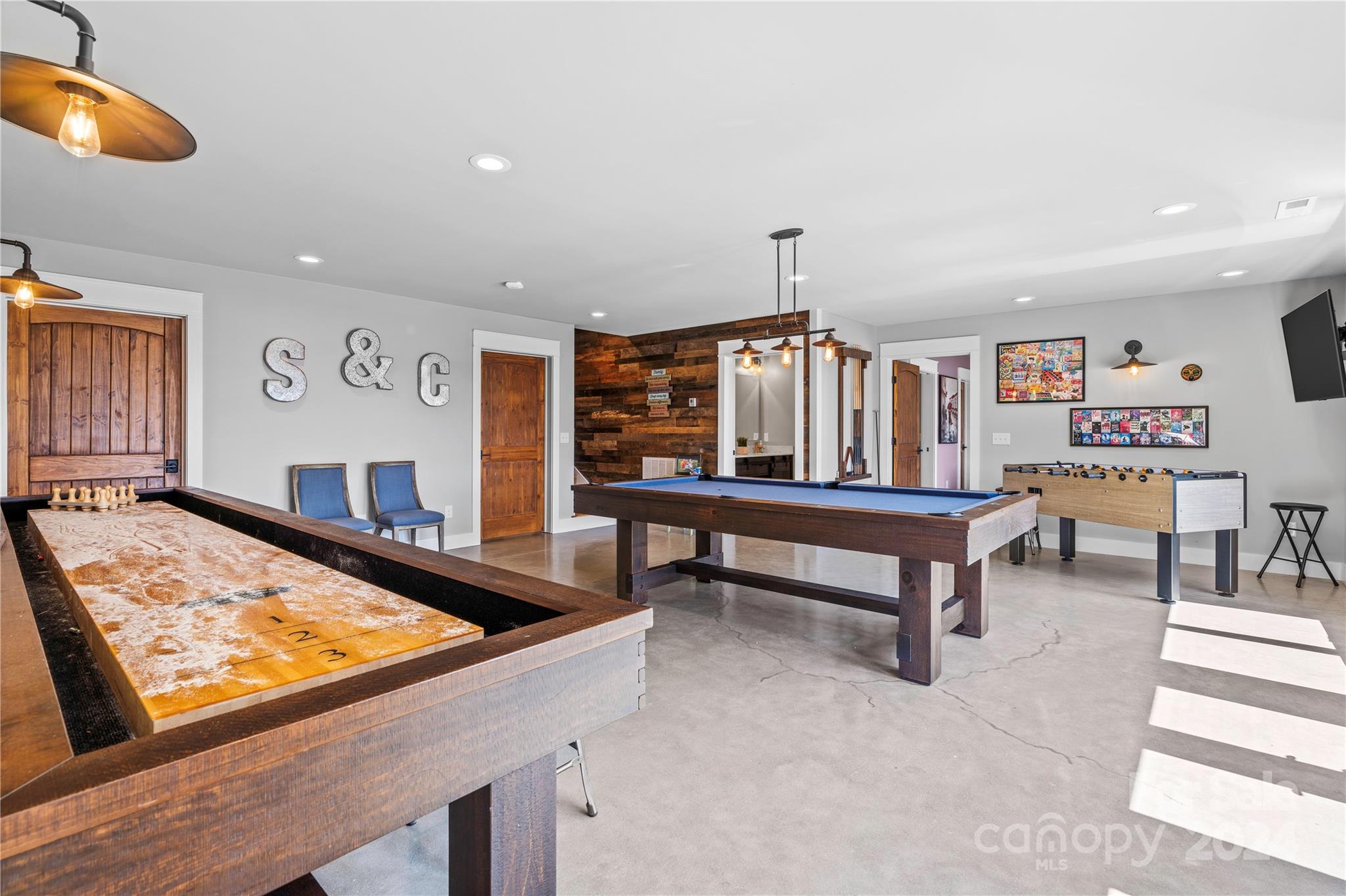 452 Lake Crest Drive Unit: 3