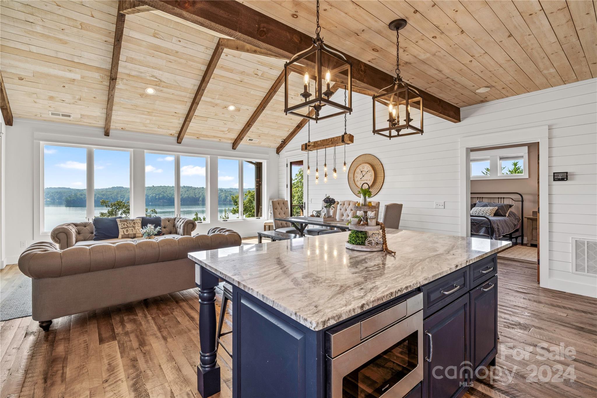 452 Lake Crest Drive Unit: 3