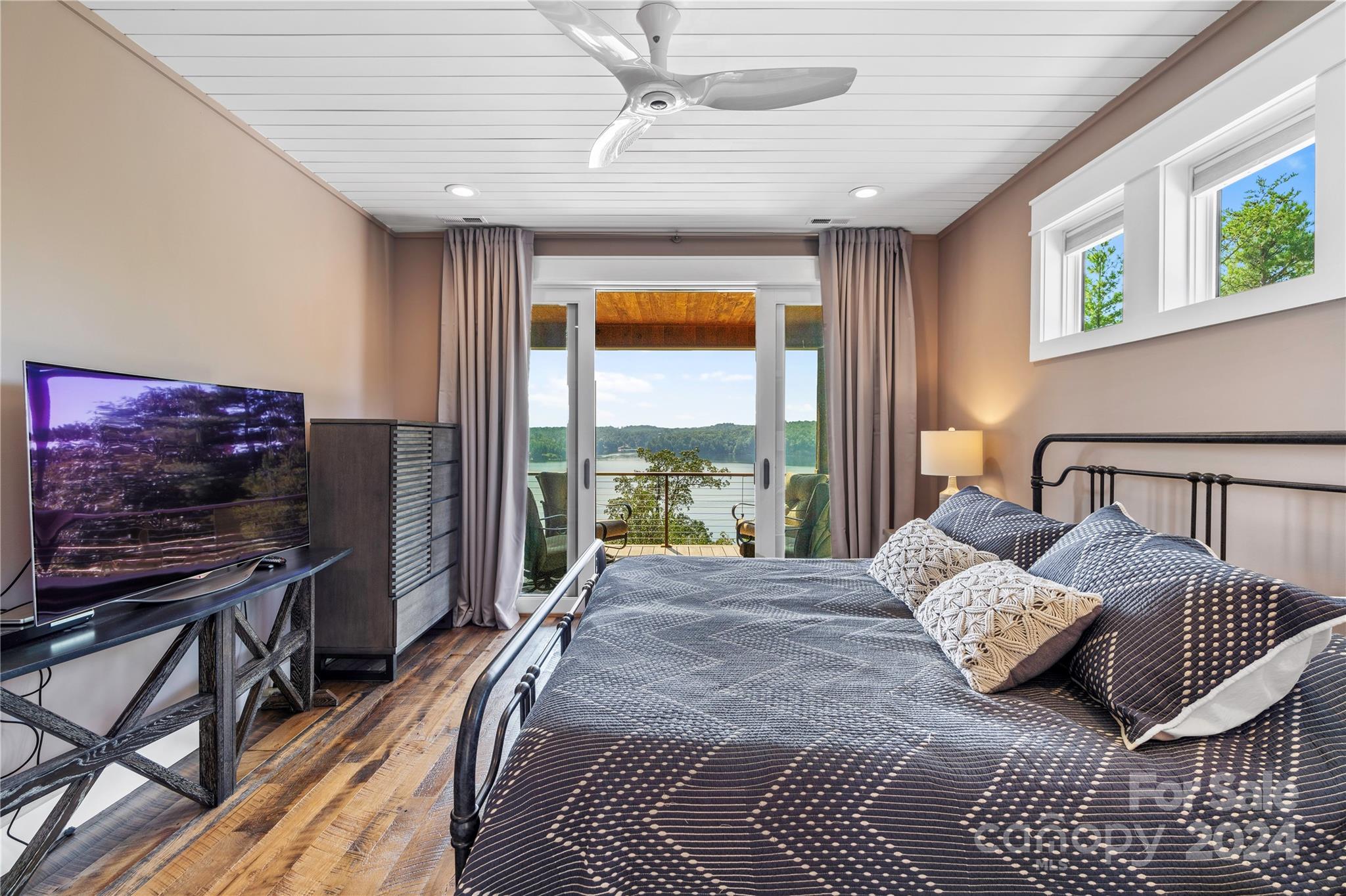 452 Lake Crest Drive Unit: 3