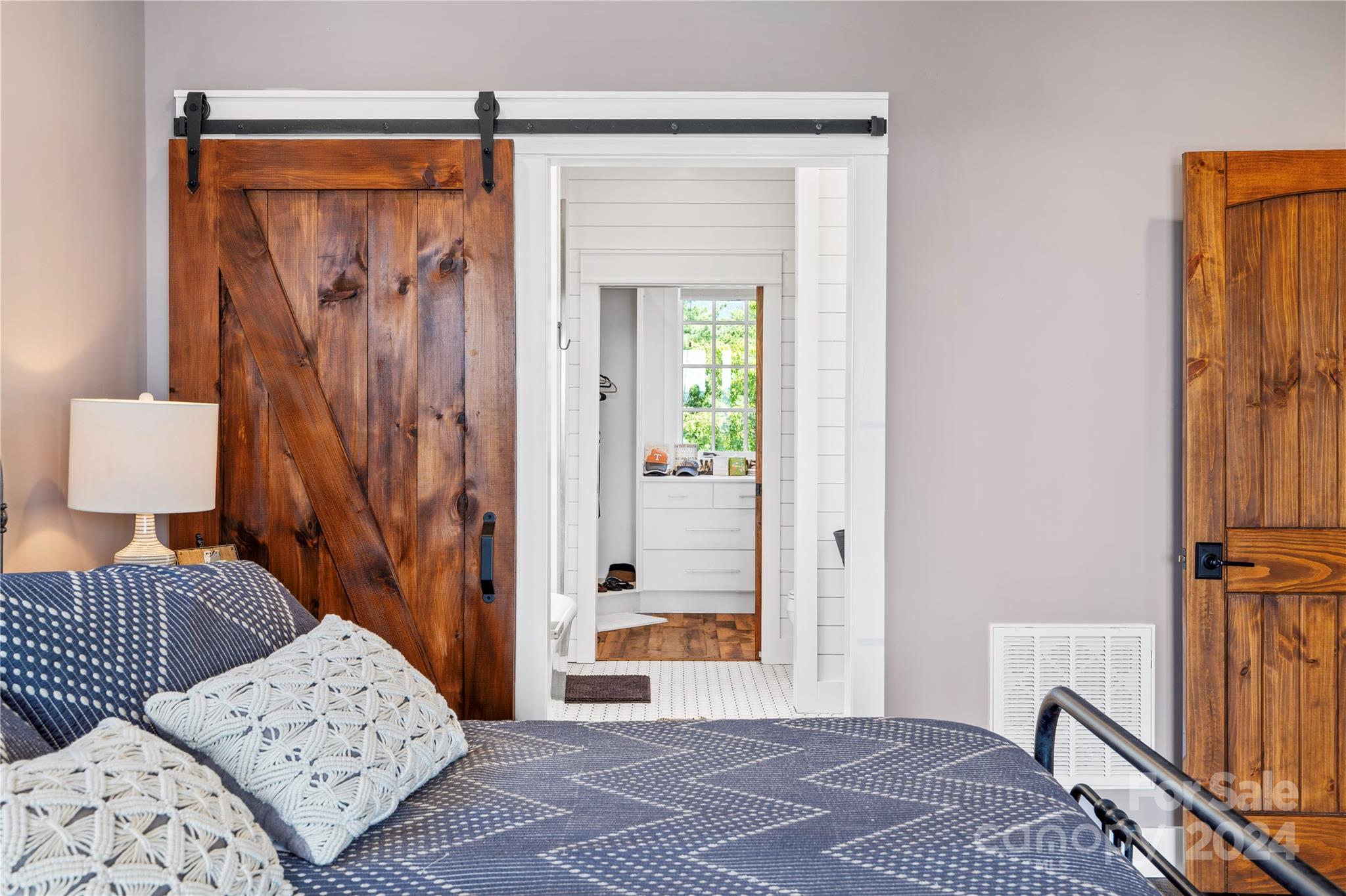 452 Lake Crest Drive Unit: 3