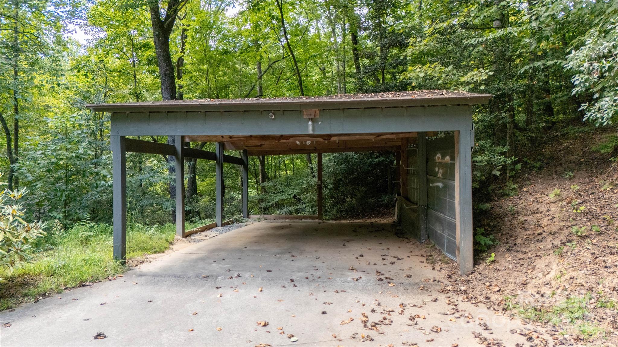 2038 Toms Creek Road