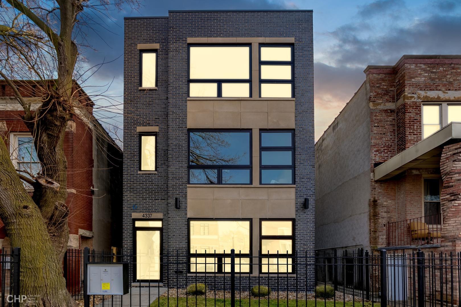 4337 S Berkeley Avenue Unit: 2